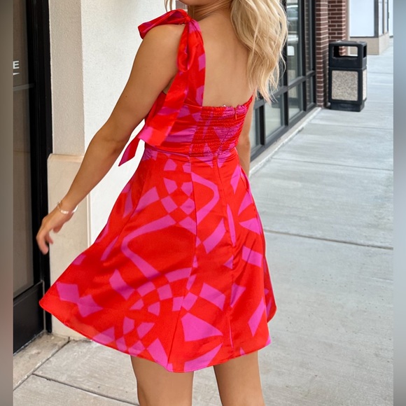 Super cute dress worn for a dinner one time! - Picture 3 of 3